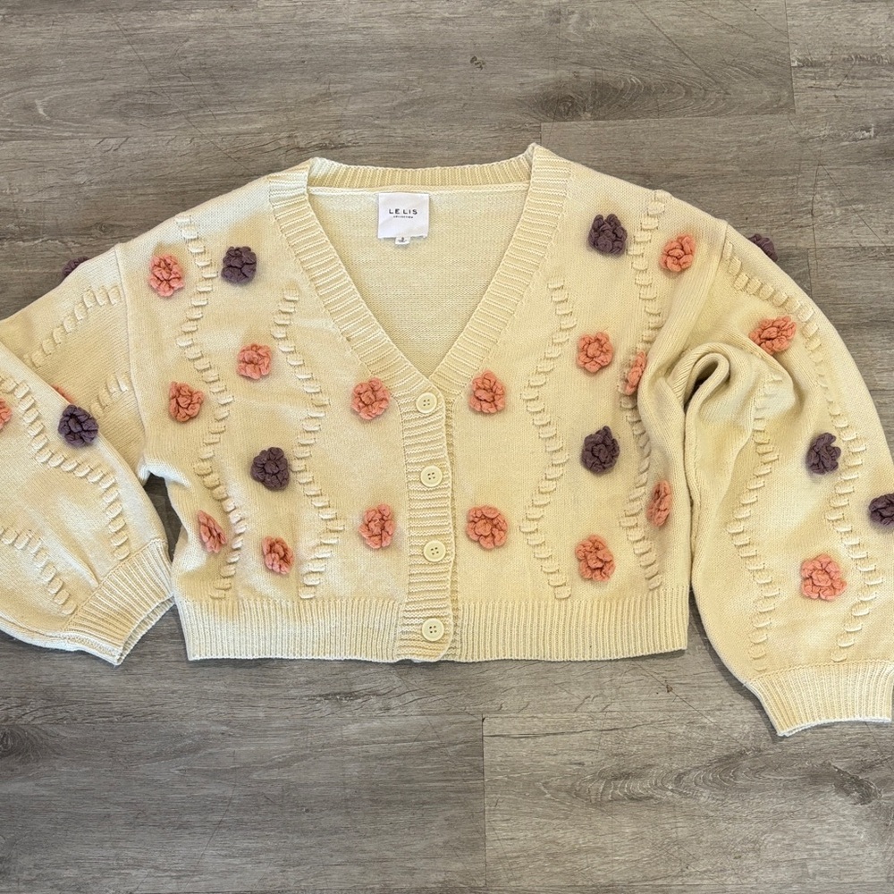 Le Les Cream Cardigan with 3D Floral Accents Sz Small